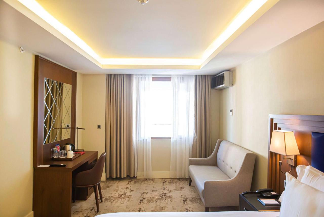Ramada Plaza Sultanahmet Hotell Istanbul Eksteriør bilde A room at the hotel